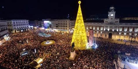 noche vieja|New Years Traditions in Spain. our curiosities